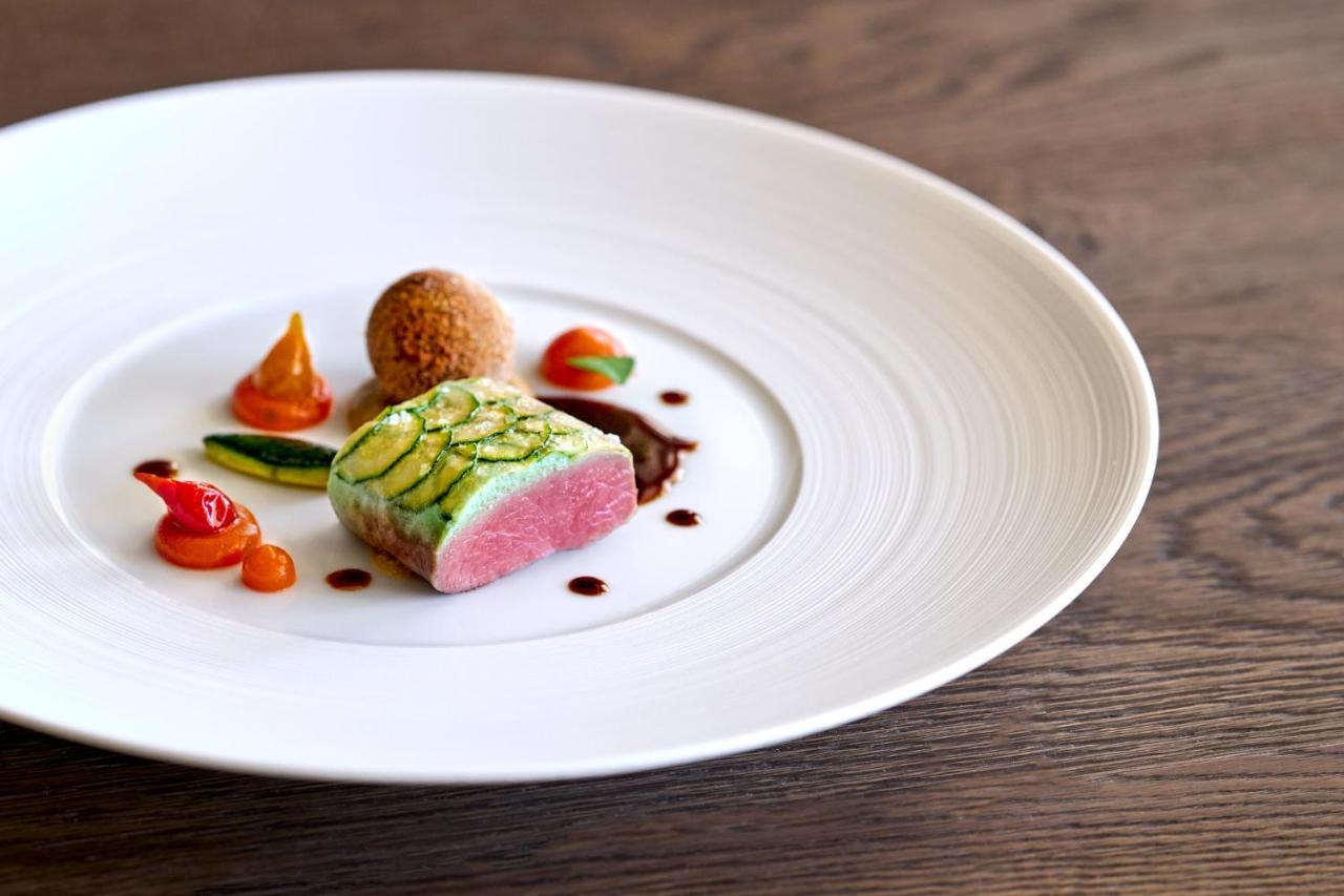 A-Rosa Ifen Hotel Kleinwalsertal Hirschegg  외부 사진 A plate of food