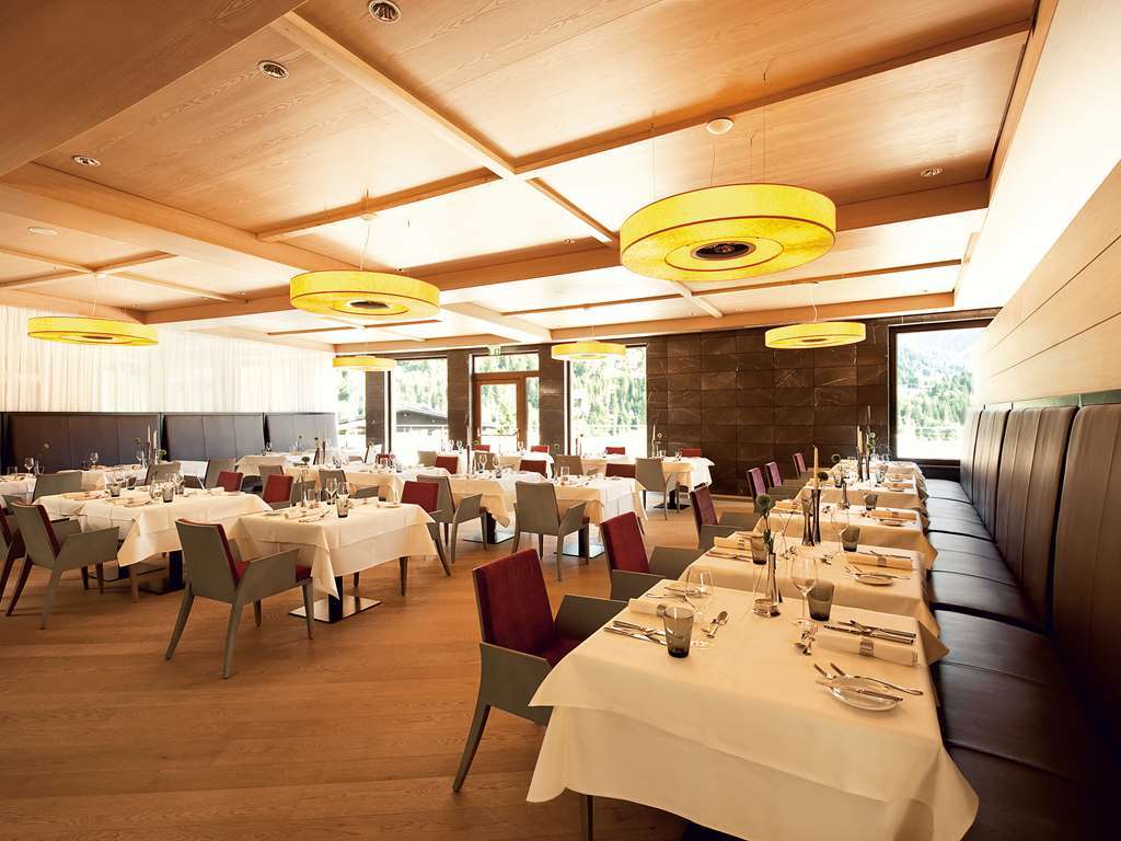 A-Rosa Ifen Hotel Kleinwalsertal Hirschegg  레스토랑 사진 Restaurant "La Table d'Augustin"